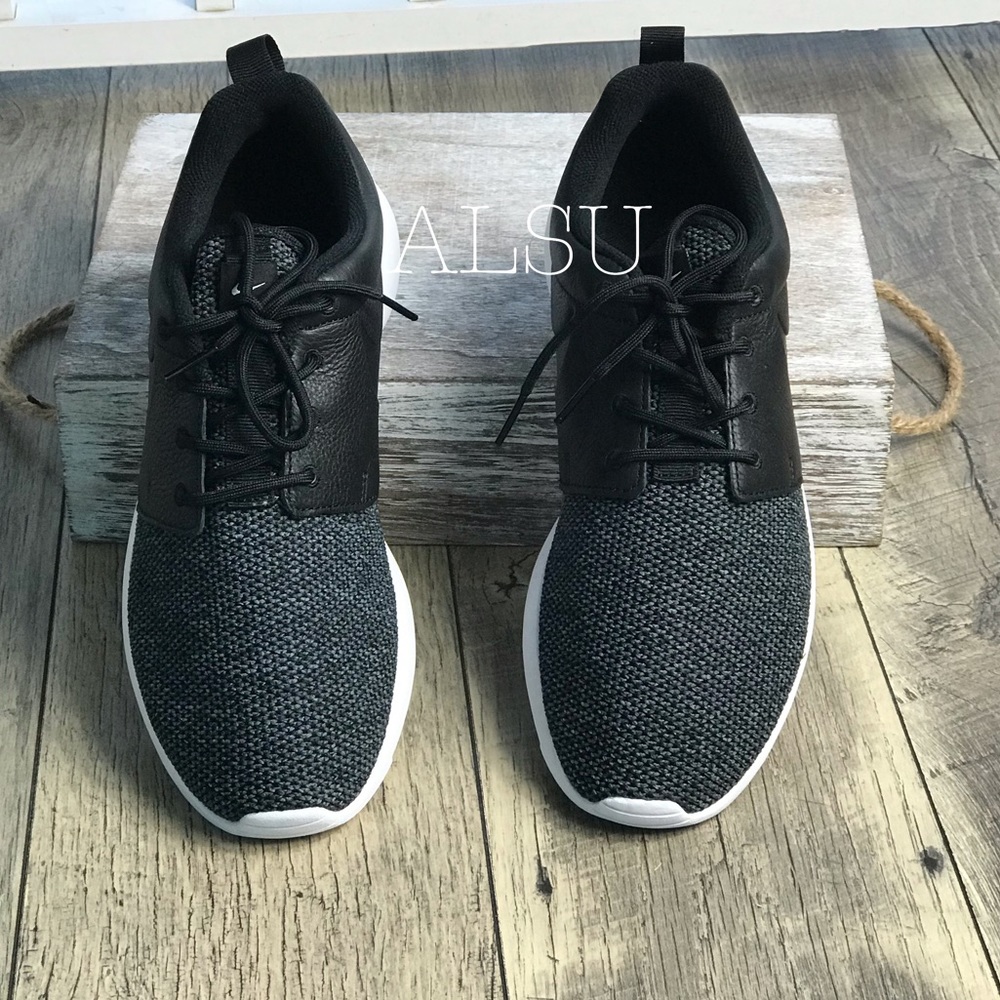 NWT Nike Roshe One Knit Black WMNS - Picture 3 of 8